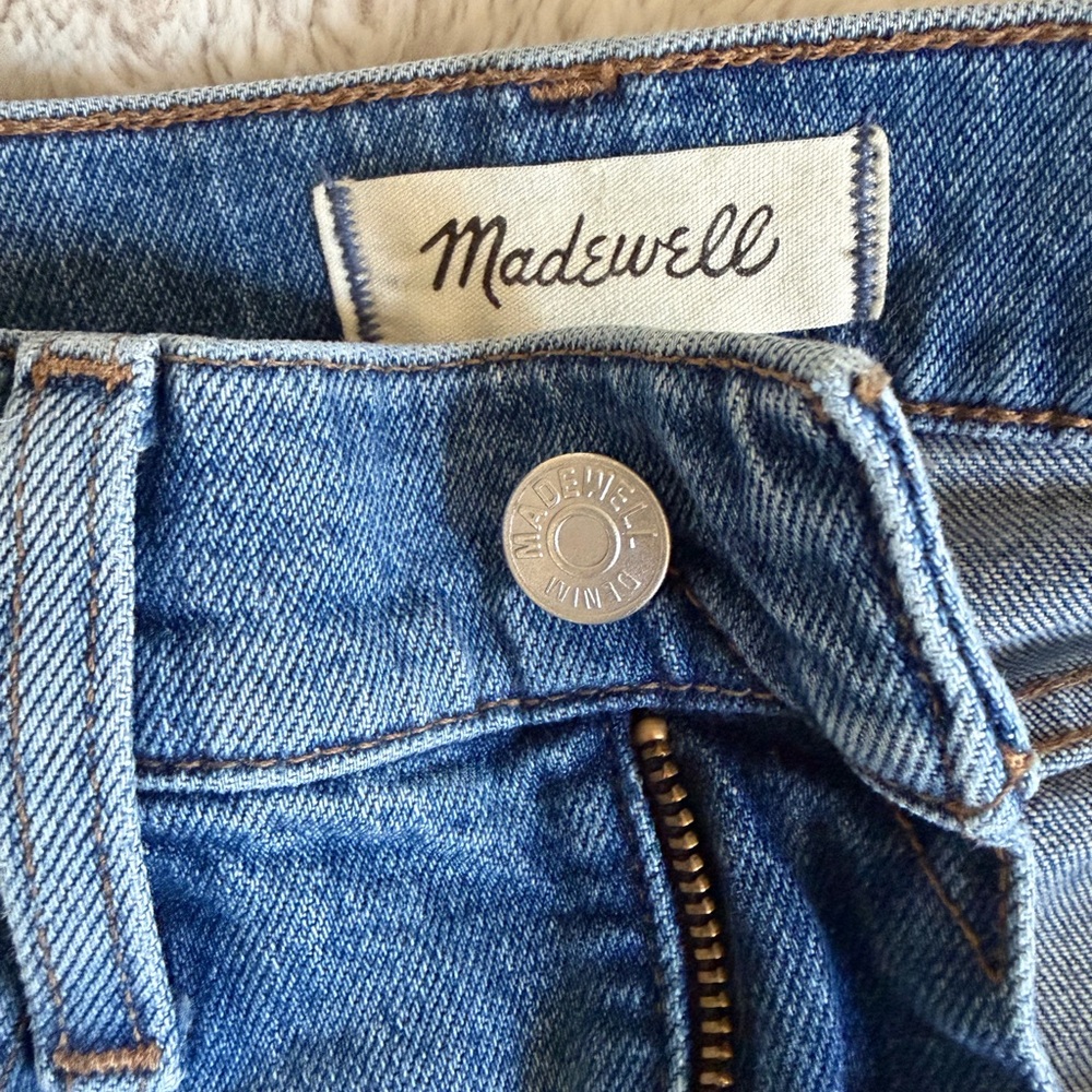 Madewell The Perfect Vintage Jean – Size 25 – Light Blue Straight Leg- High Rise